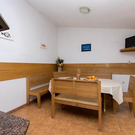 Meri Apartment Seget Vranjica