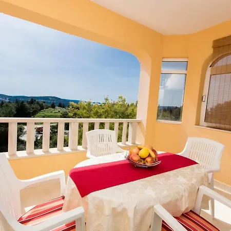 Apartment Meri Seget Vranjica