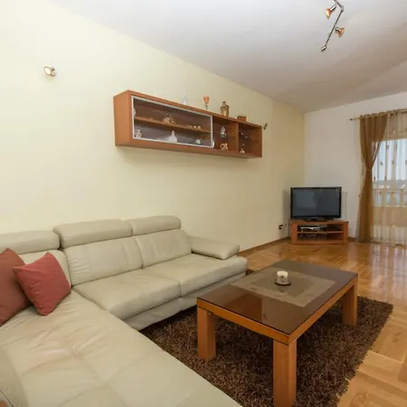 Meri Apartment