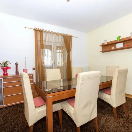 Meri Apartment