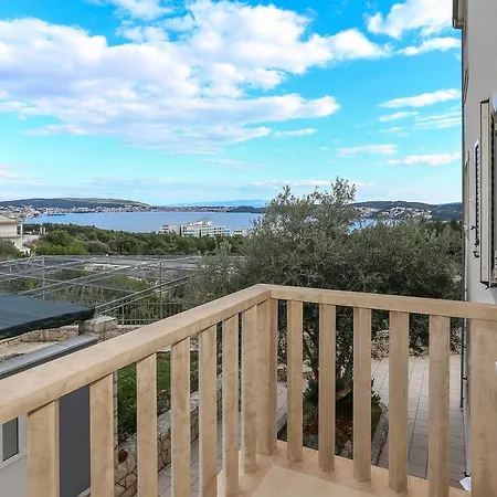 Meri Apartment Seget Vranjica